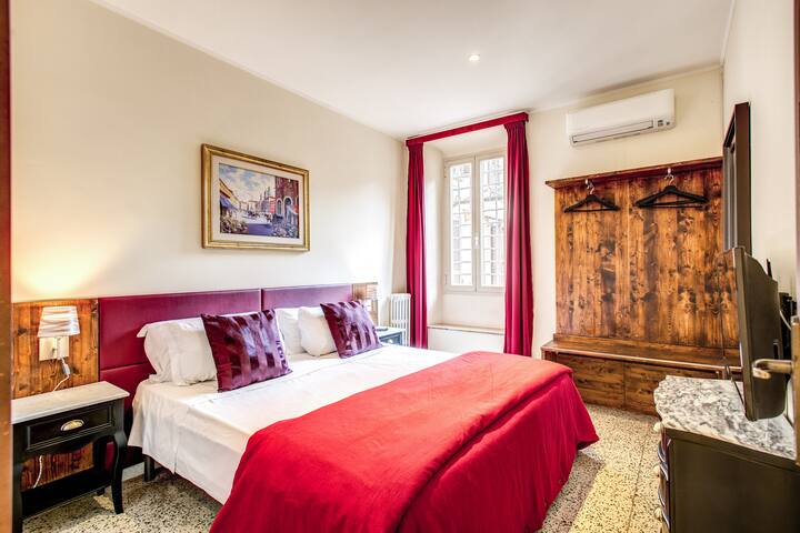 Wide&Bright in Wonderful Location Front Coliseum gallery image 2