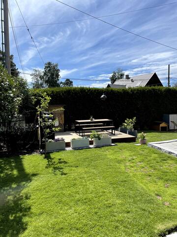 Trivelig enebolig med stor hage nær sentrum gallery image 3