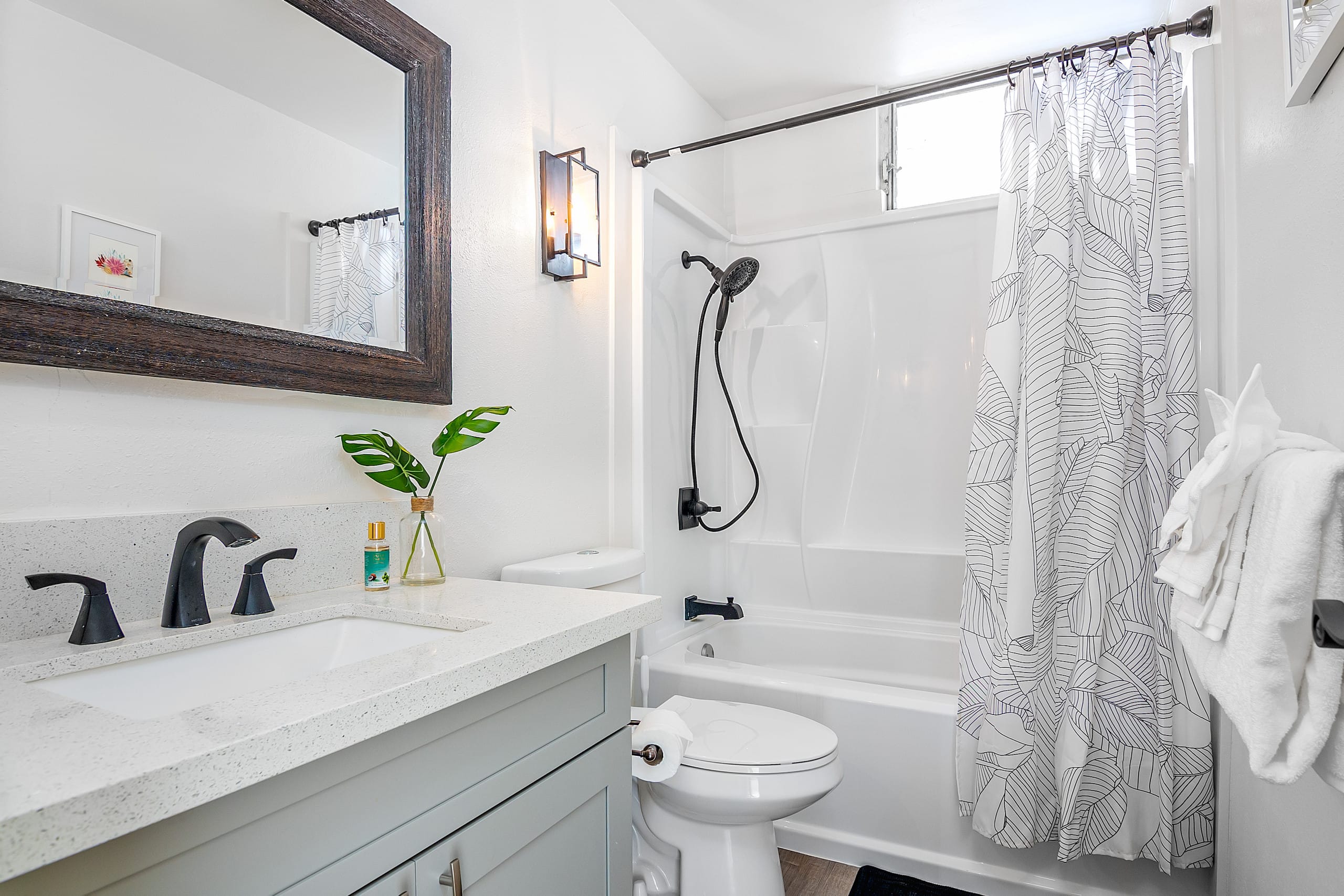 Condo in Honolulu · ★4.68 · 1 bedroom · 2 beds · 1 shared bath - Image 28