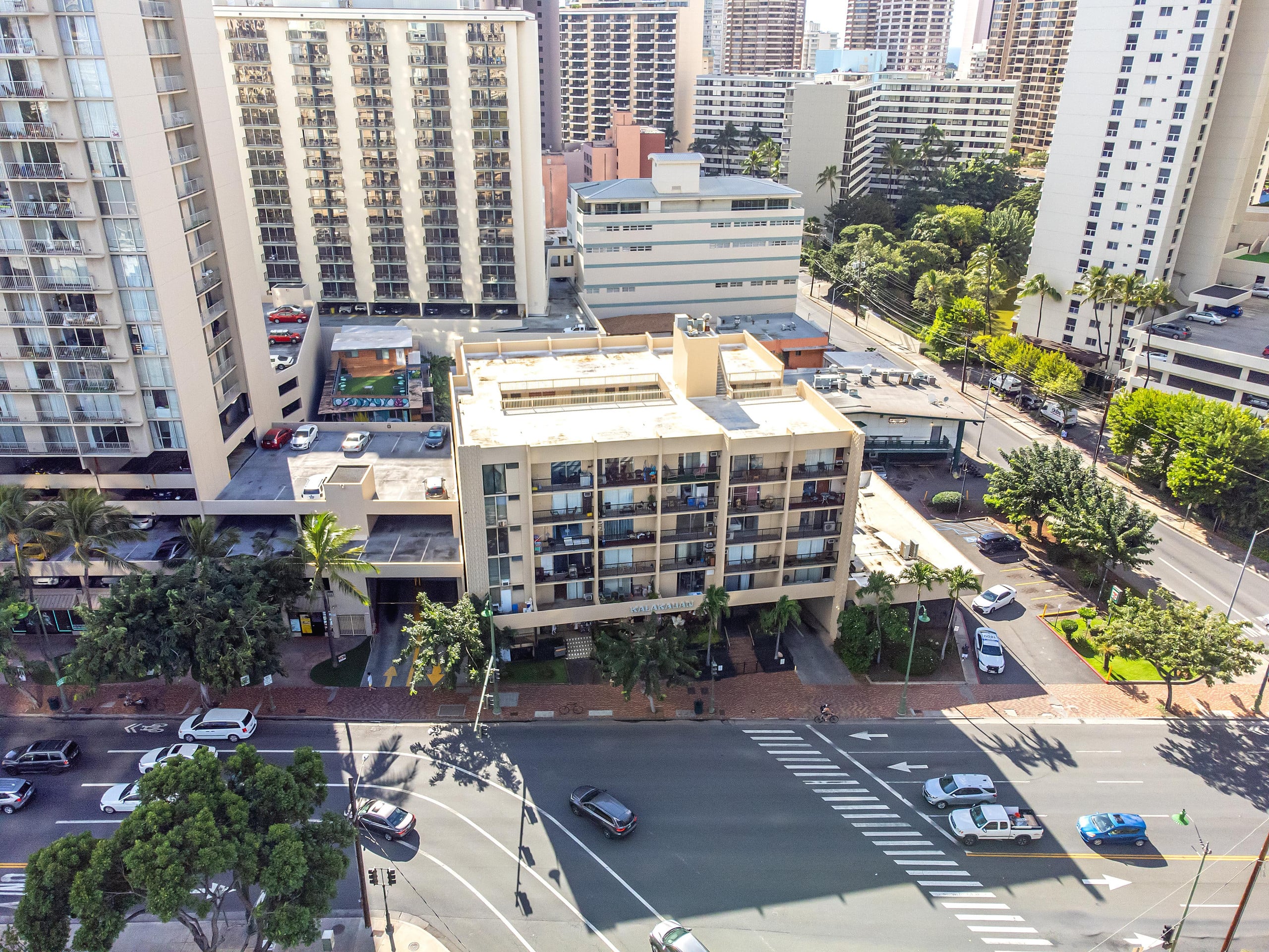 Condo in Honolulu · ★4.68 · 1 bedroom · 2 beds · 1 shared bath - Image 46
