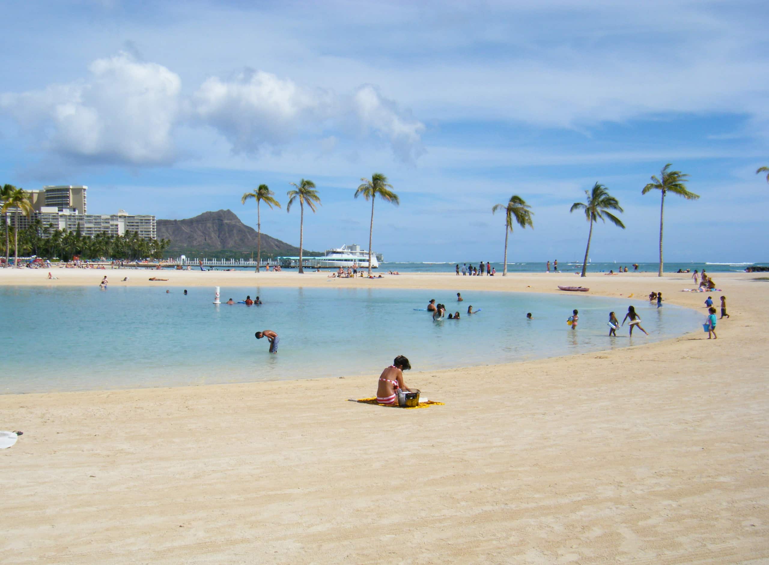 Condo in Honolulu · ★4.68 · 1 bedroom · 2 beds · 1 shared bath - Image 37