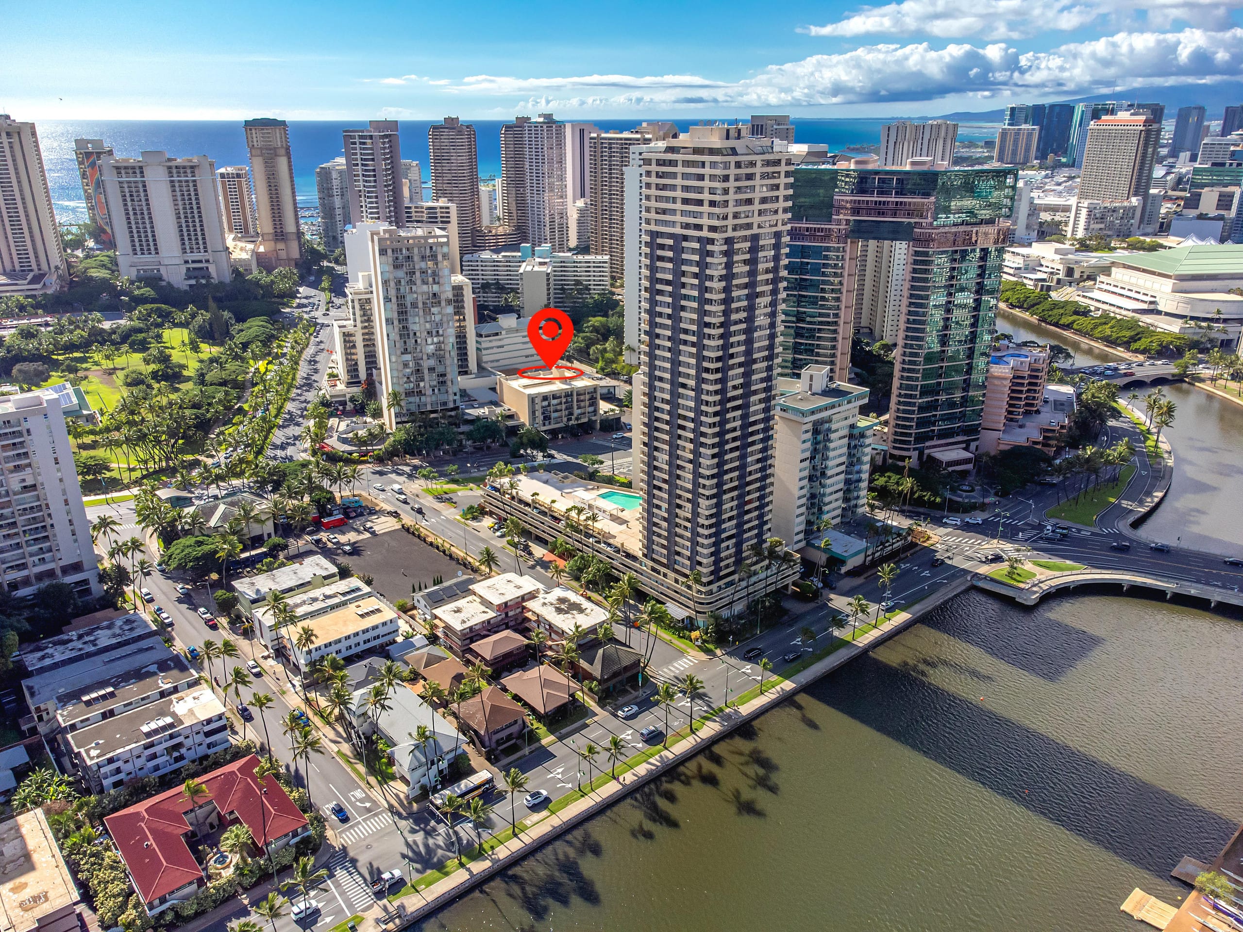 Condo in Honolulu · ★4.68 · 1 bedroom · 2 beds · 1 shared bath - Image 42
