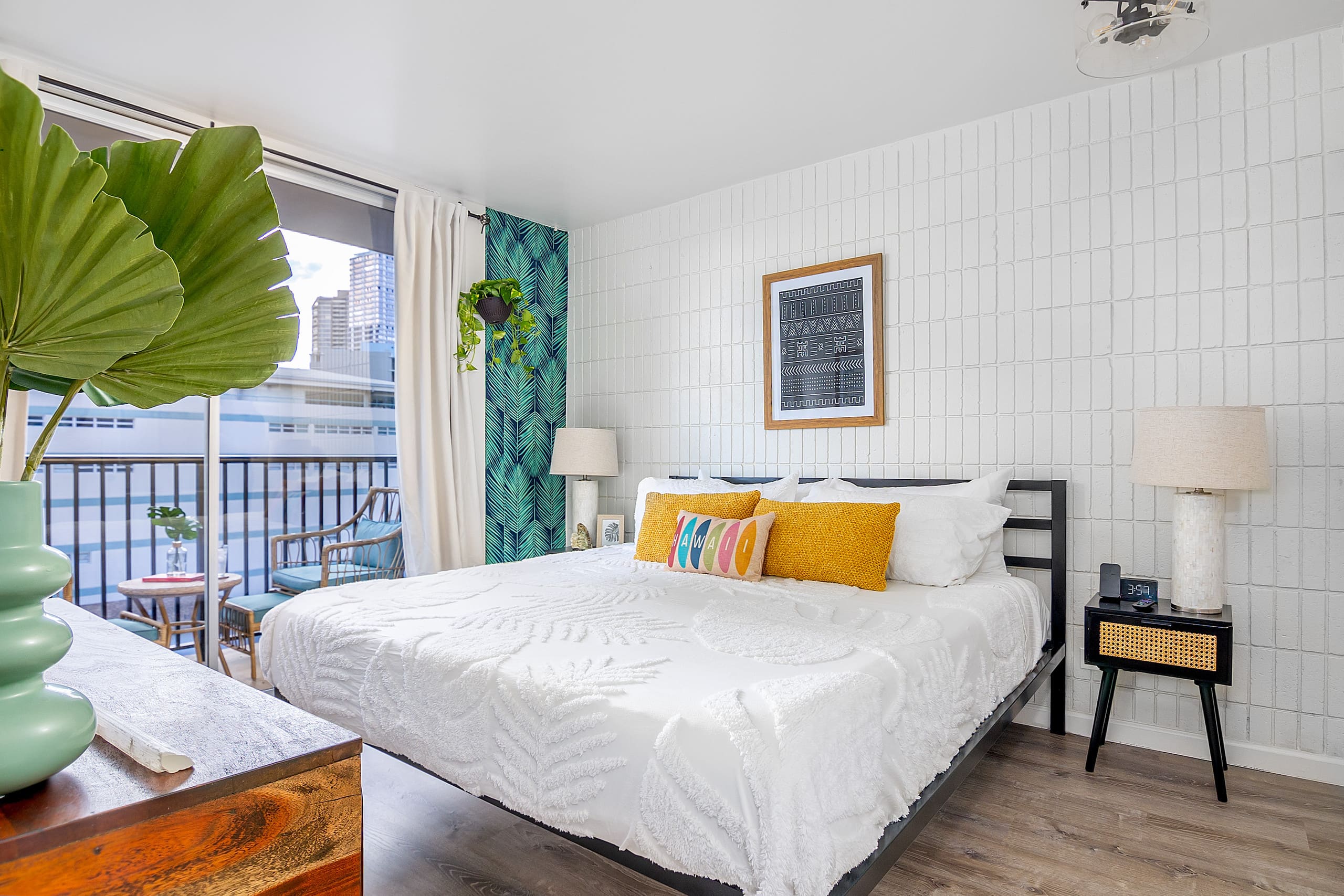 Condo in Honolulu · ★4.68 · 1 bedroom · 2 beds · 1 shared bath - Image 1