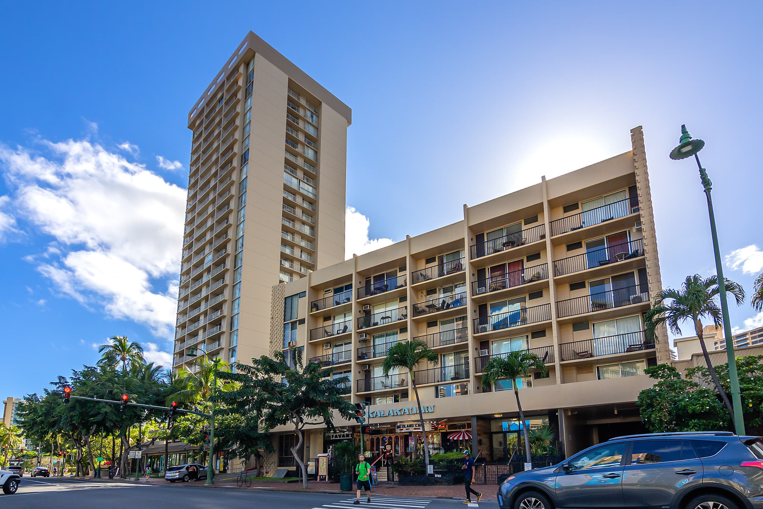 Condo in Honolulu · ★4.68 · 1 bedroom · 2 beds · 1 shared bath - Image 33