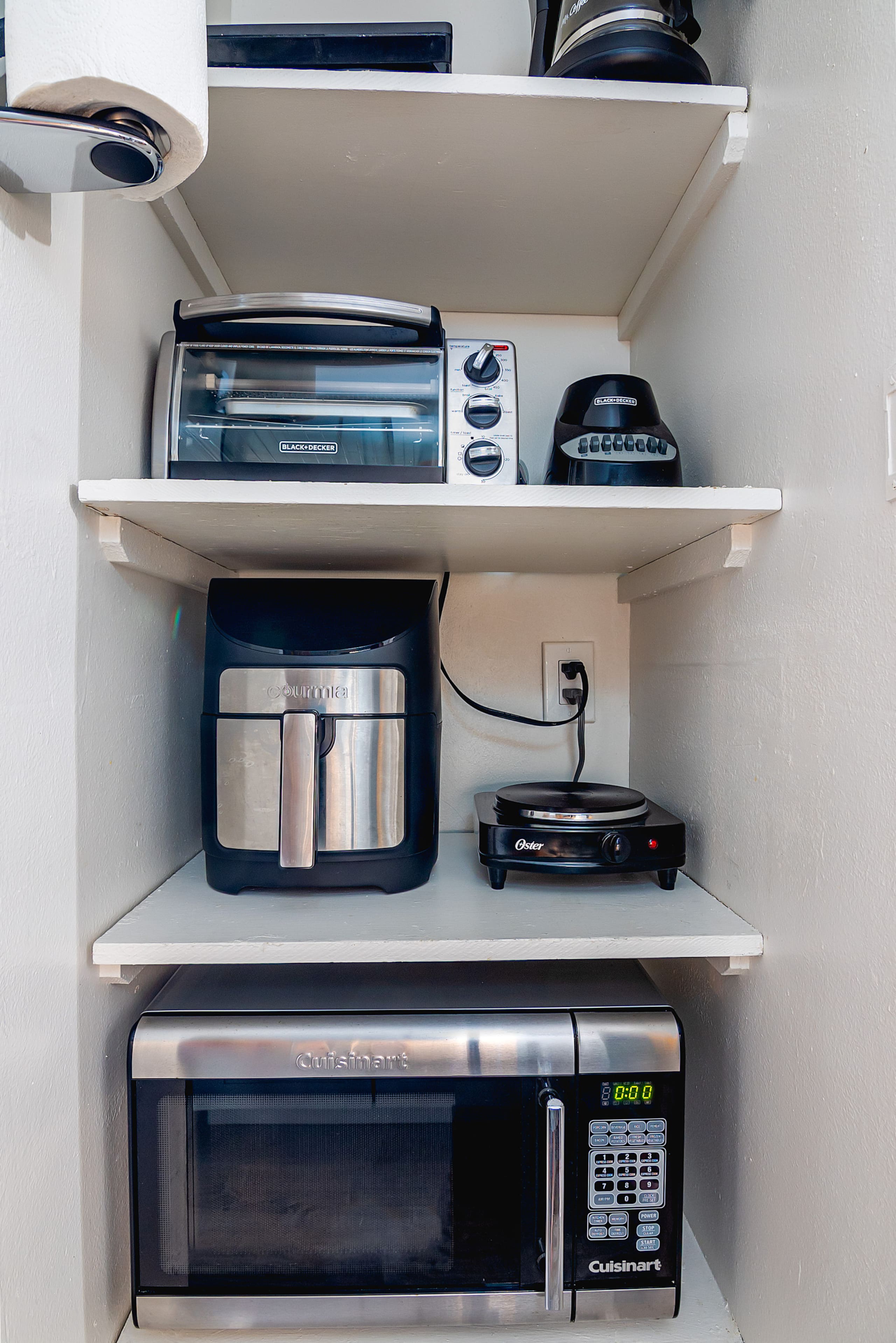 Condo in Honolulu · ★4.68 · 1 bedroom · 2 beds · 1 shared bath - Image 9