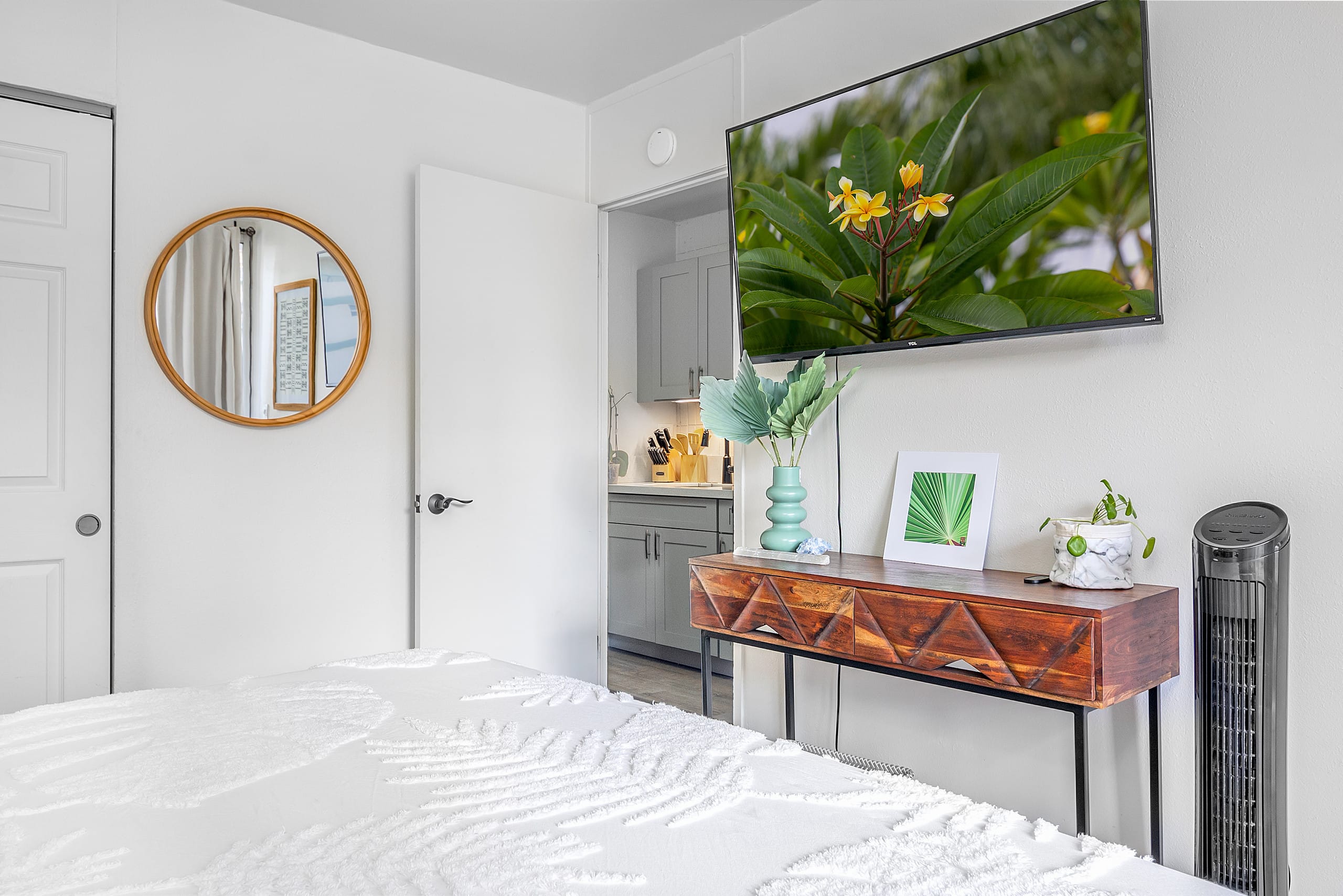 Condo in Honolulu · ★4.68 · 1 bedroom · 2 beds · 1 shared bath - Image 25