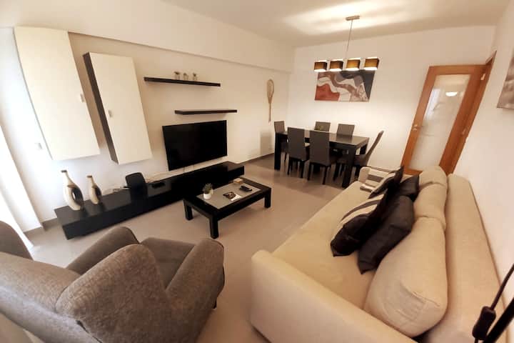 Modern And Cozy W/sea Views, Steps Away To Beach - Quarteira