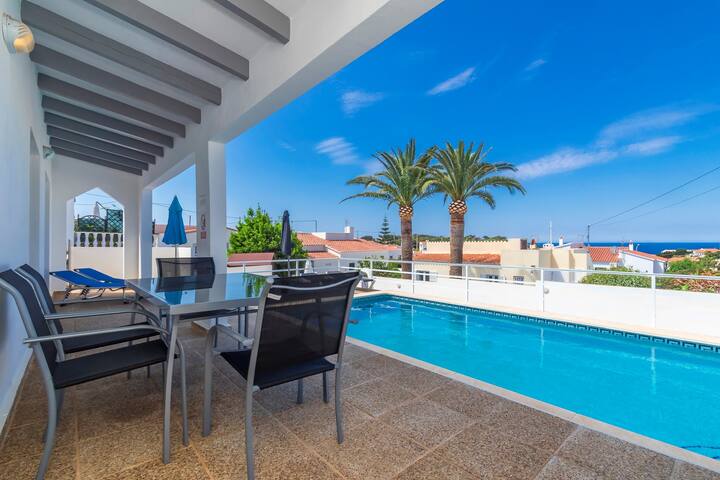 Villa Thomas, a bright 3-bedroom villa with pool