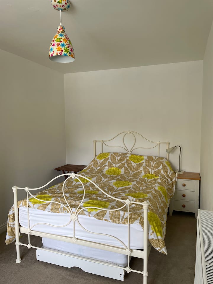 Tastefully Modernised Property With Safe Parking - Chester, UK