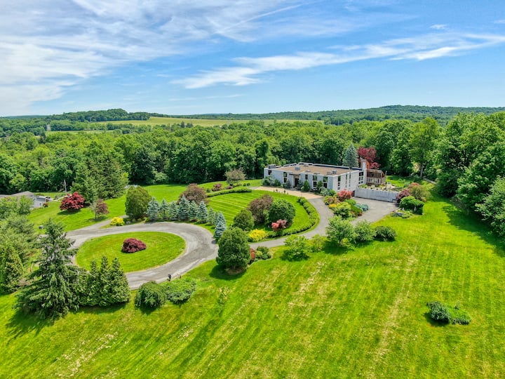 Buddha Gardens Getaway 80's Glam in the Gunks Houses for Rent in Wallkill, New York, United