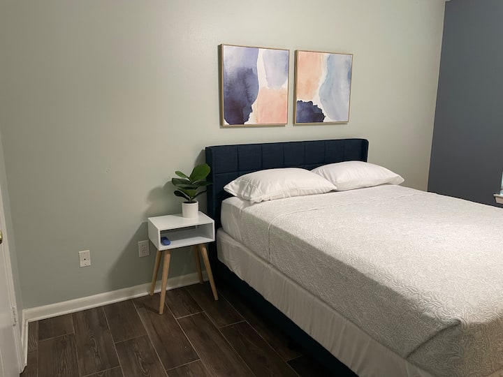 Master bedroom with queen size bed