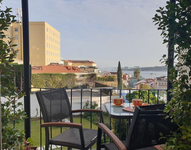 Lapa – Riverview – Your HOME in Lisbon!