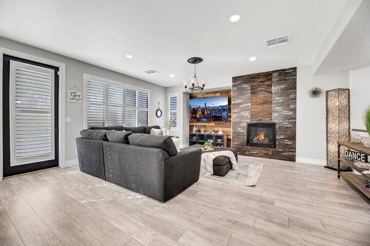 Welcome to a backyard paradise gallery image 2