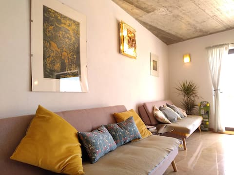 Top Airbnb: Foxhole Ericeira Peaceful 1BR Coastal Surf Retreat em Santo Isidoro