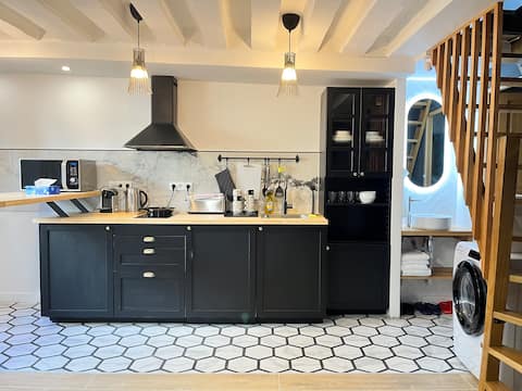 Top Airbnb: Paris center Les Halles: industrial loft à Paris 1er Arrondissement