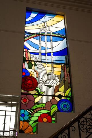 Amplia casa con hermosa arquitectura! gallery image 2