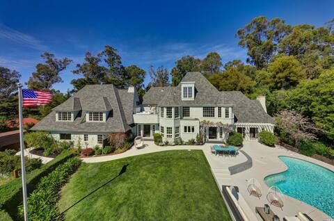 Luxury estate - heated pool, ocean views, hot tub
