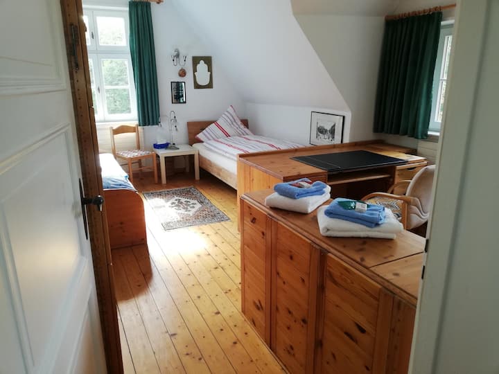 Schlafzimmer 5
