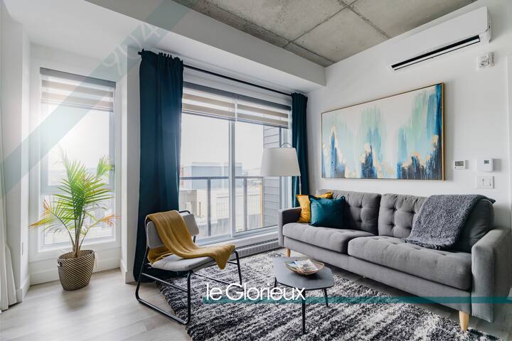 Glorieux 9th floor condo near Old Quebec with pool gallery image 2