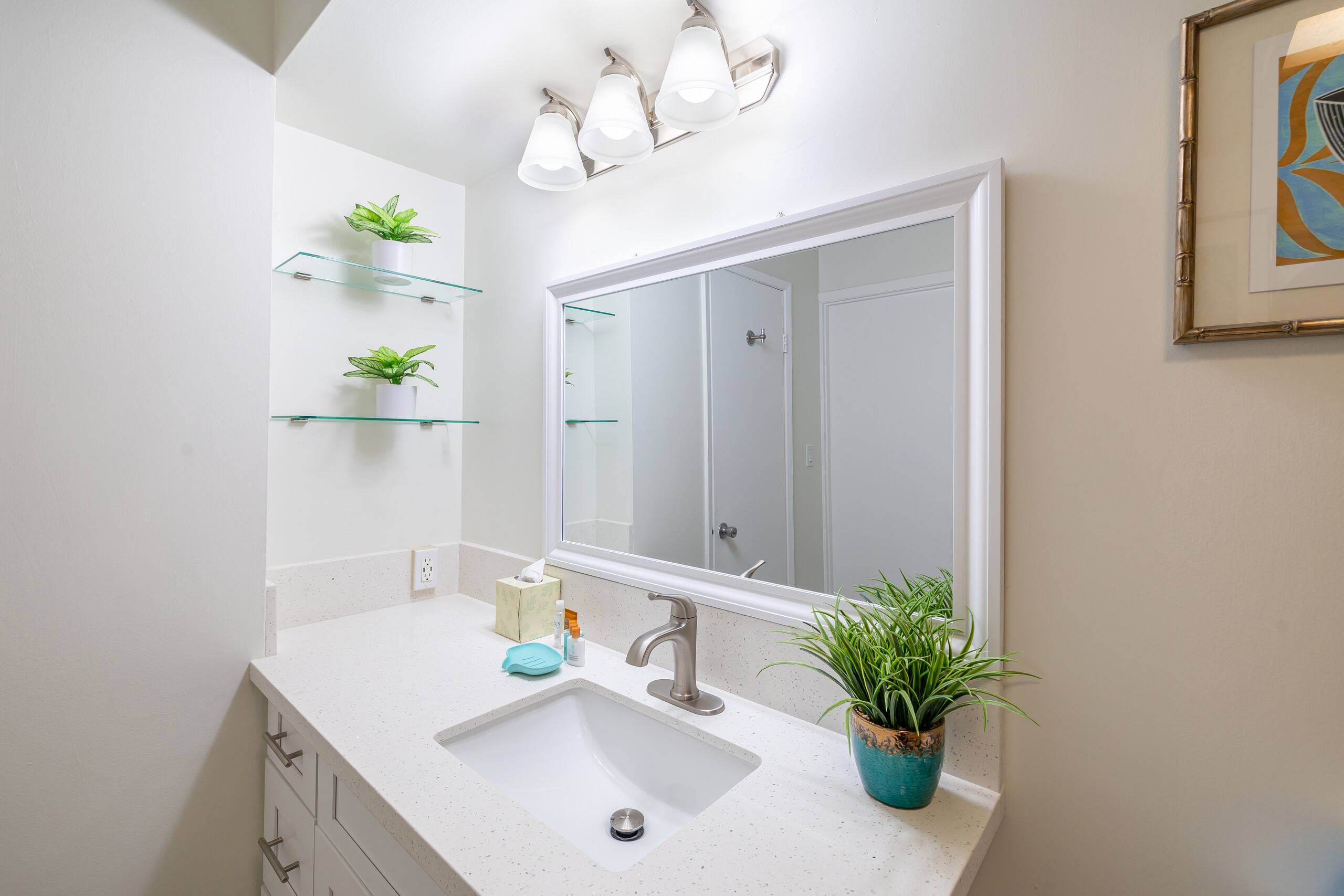 Condo in Honolulu · ★4.77 · 1 bedroom · 3 beds · 1 private bath - Image 20