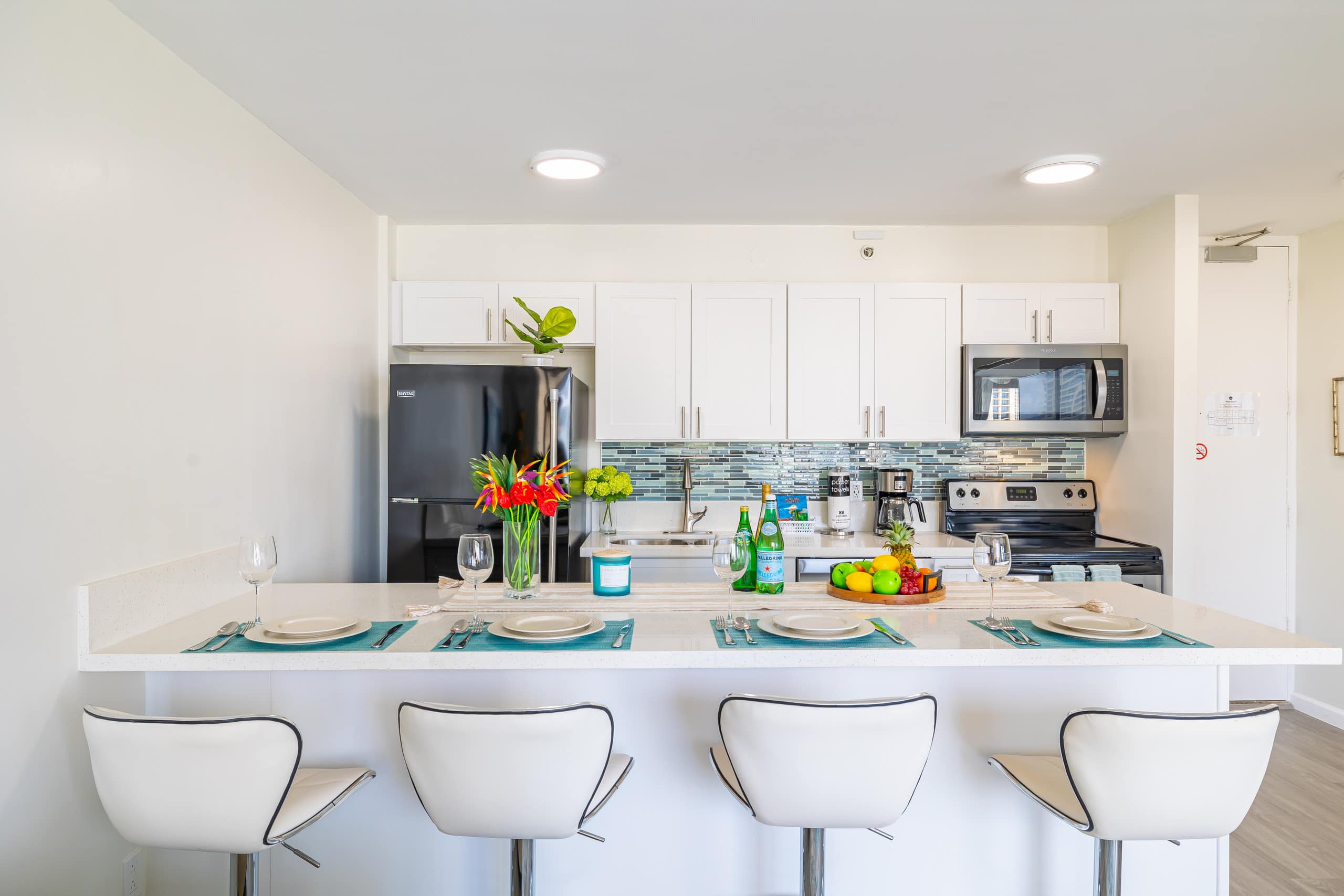 Condo in Honolulu · ★4.77 · 1 bedroom · 3 beds · 1 private bath - Image 12