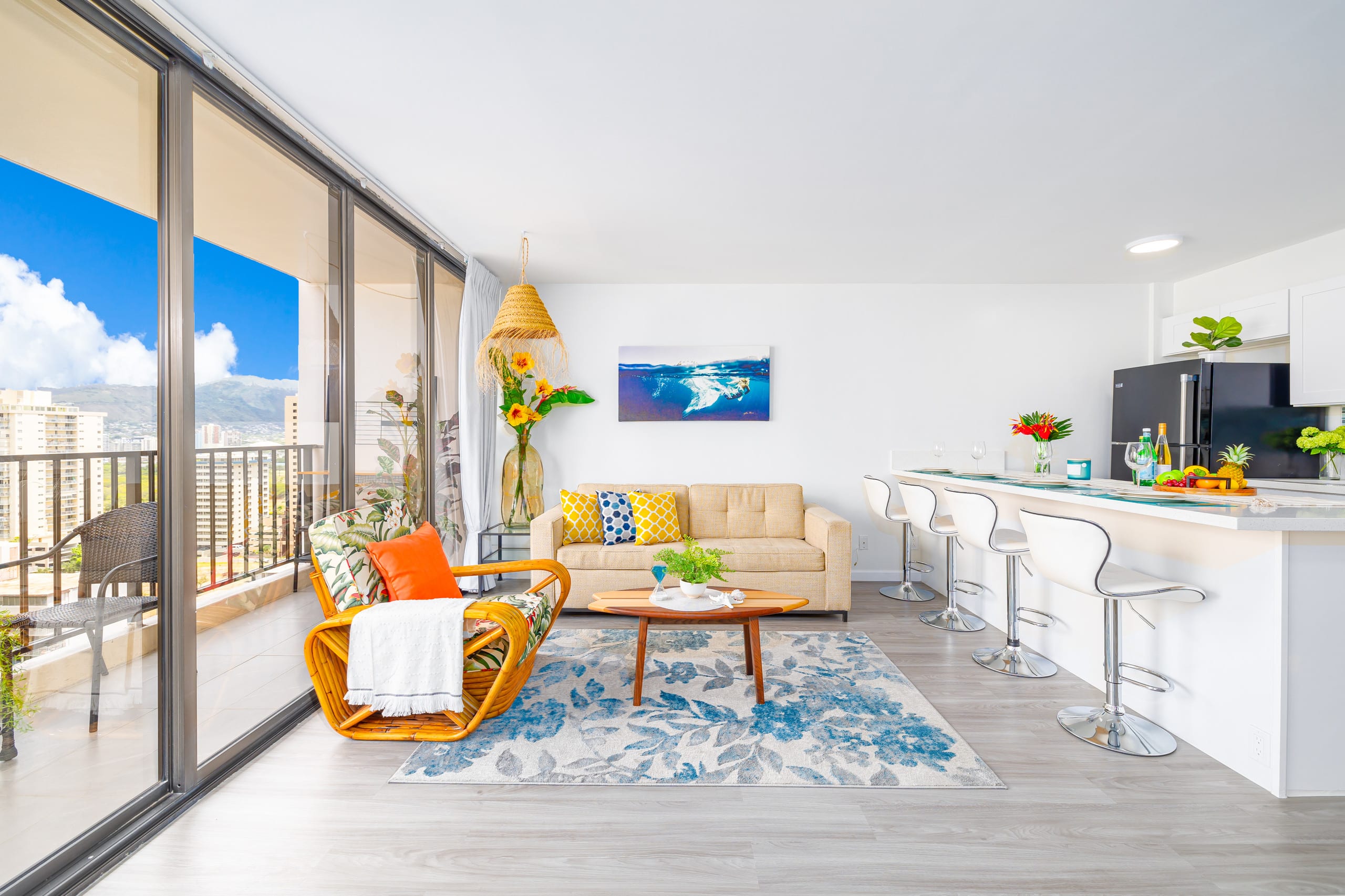 Condo in Honolulu · ★4.77 · 1 bedroom · 3 beds · 1 private bath - Image 2