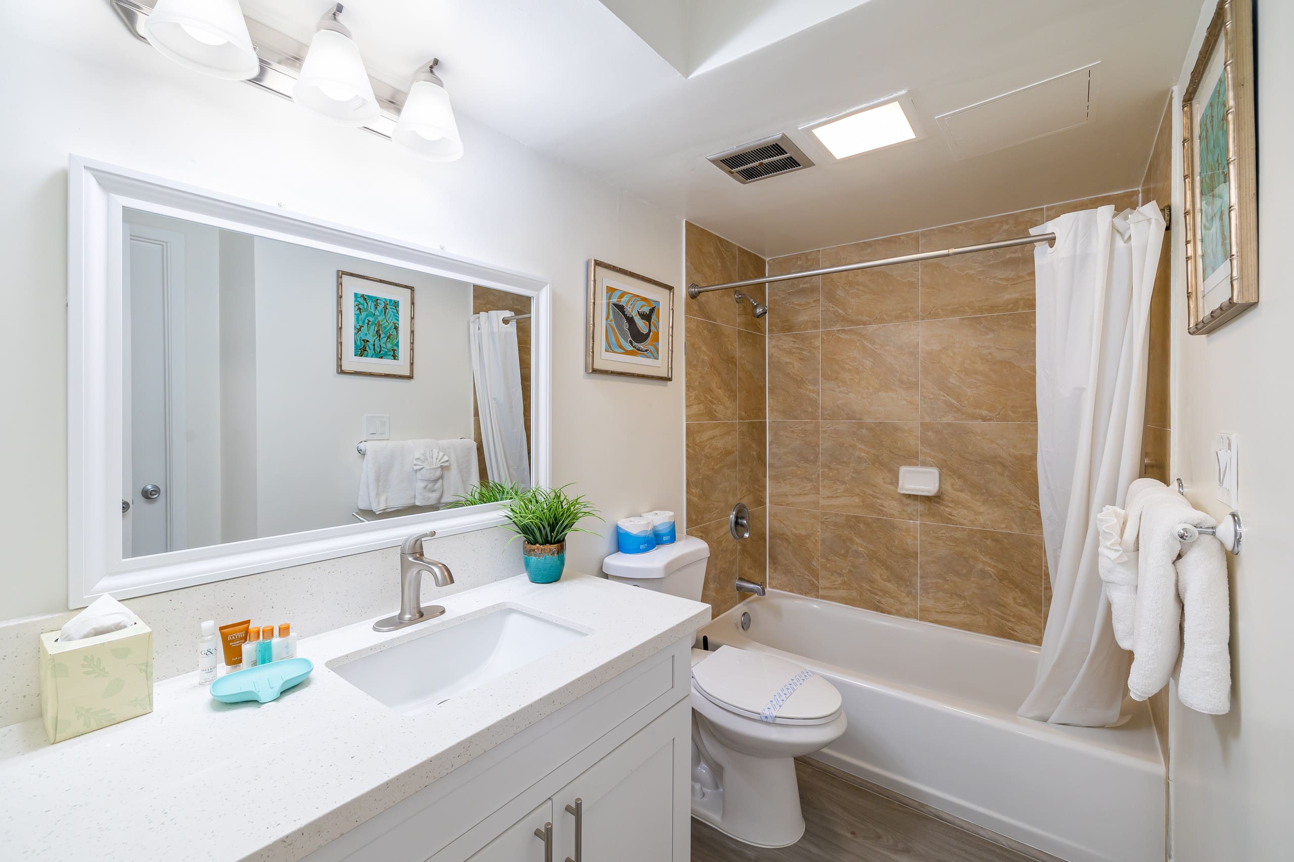 Condo in Honolulu · ★4.77 · 1 bedroom · 3 beds · 1 private bath - Image 19
