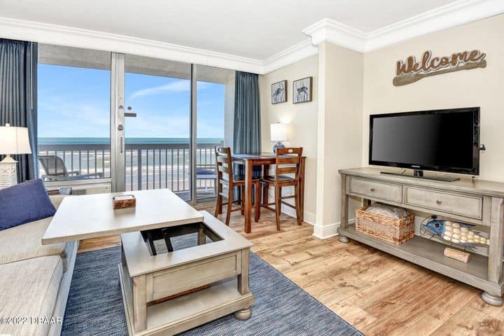 Gorgeous 1 Bdrm Private Balcony, Kitchen Direct Oceanfront, Pool Hot Tub, Sauna - Daytona Beach