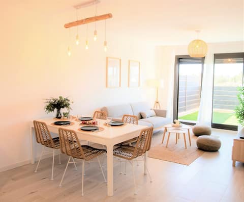 Popular Airbnb listing: Ca La Cristina - Apartment L'Ametlla de Mar in L'ametlla De Mar