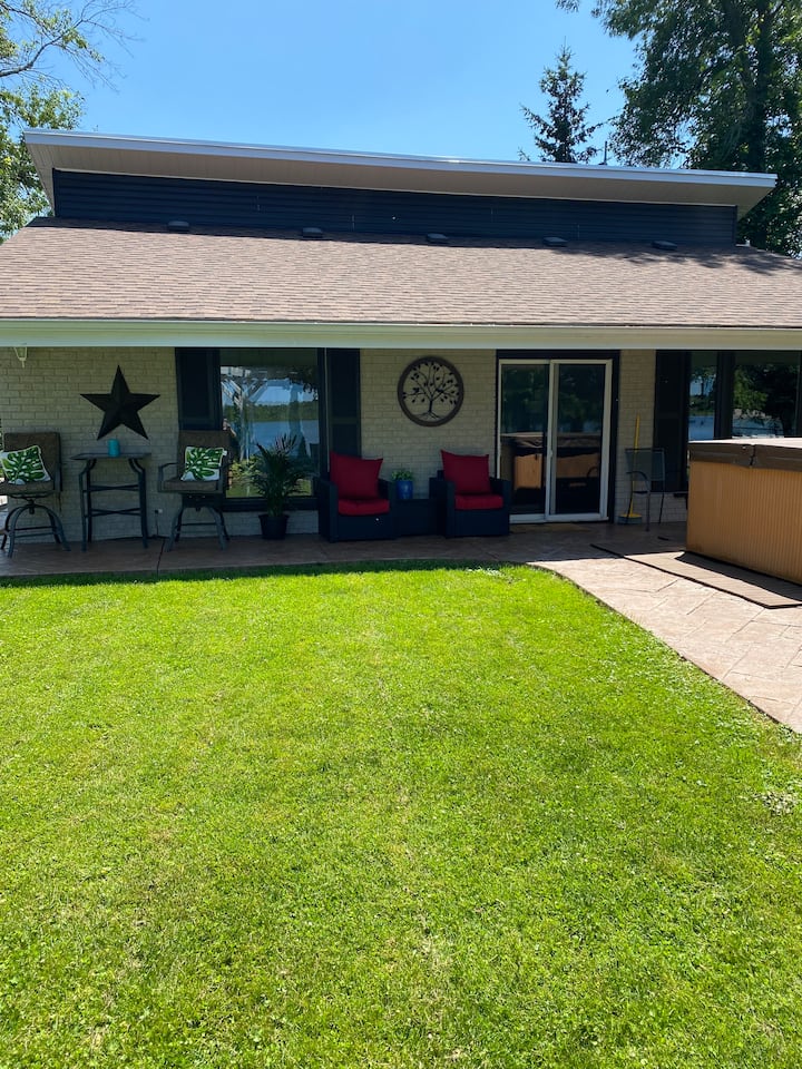 Varty Lake House Houses for Rent in Yarker, Ontario, Canada Airbnb