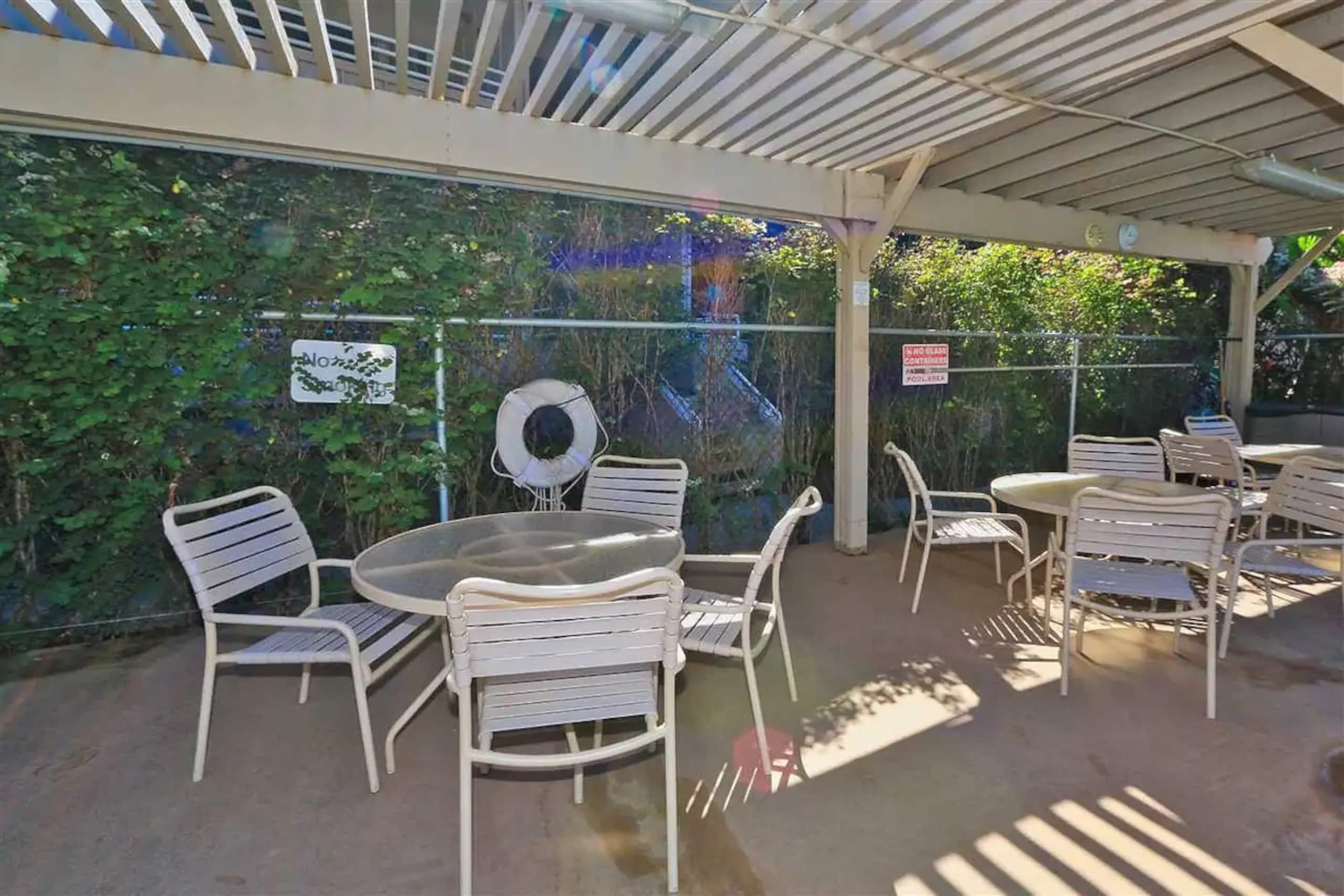 Condo in Kihei · ★4.96 · 1 bedroom · 2 beds · 1 shared bath - Image 25
