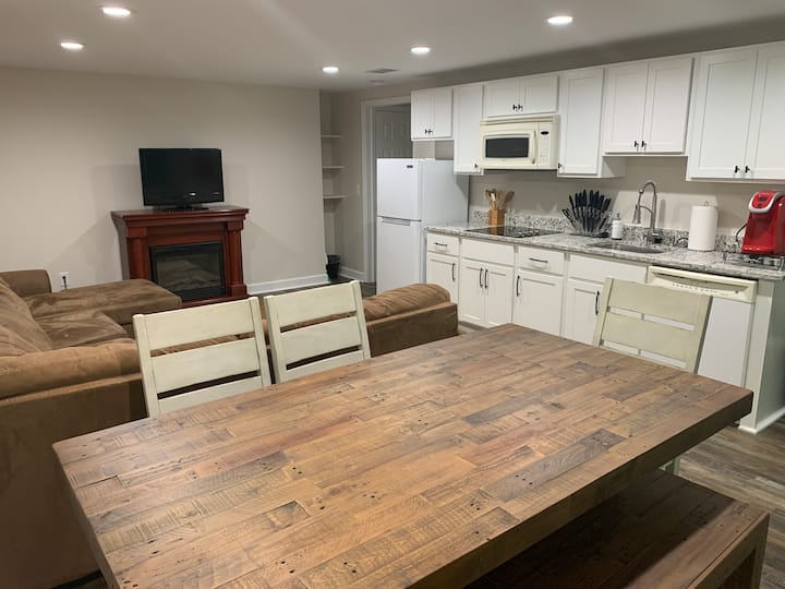 Fairy Garden (2 Bedroom Basement Apartment) - Dawsonville, GA