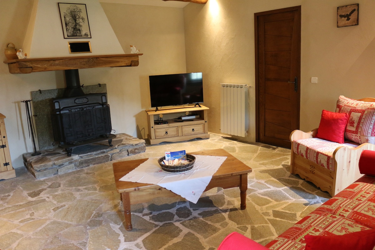 Მყუდრო მისაღები ოთახი