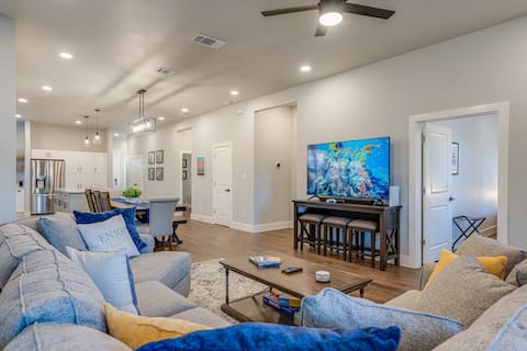 Popular Airbnb listing: Modern Home Near DT | Amazing Patio | EV Charger! in Dignowity Hill