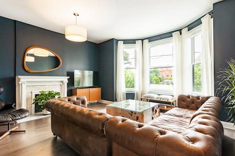 Top performing Airbnb: Walkable Lux on Washington Park| Rooftop & Parking in Over The Rhine