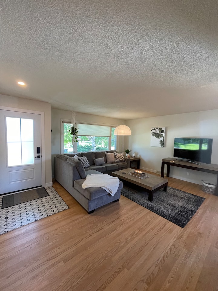 Acadia Oasis! - Calgary