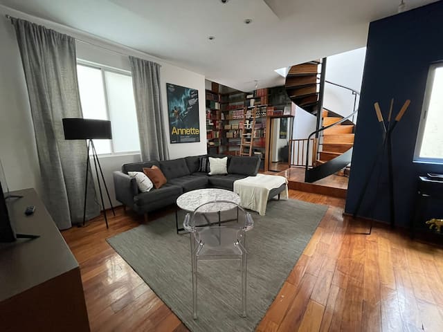 Cozy 2-story apt with private terrace in Roma