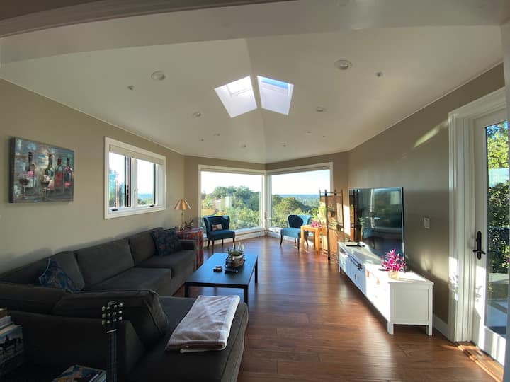 Lovely 4 Bedroom Gated Villa With Free Parking - Los Gatos, CA
