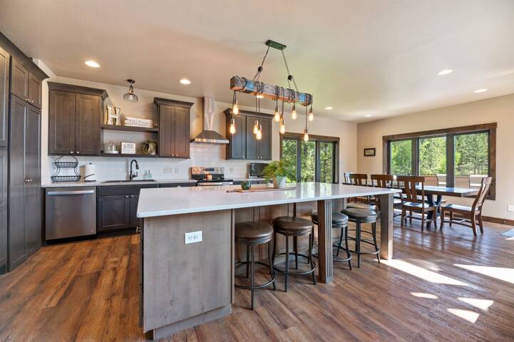 Into The Woods Property Management managed Airbnb listing 3