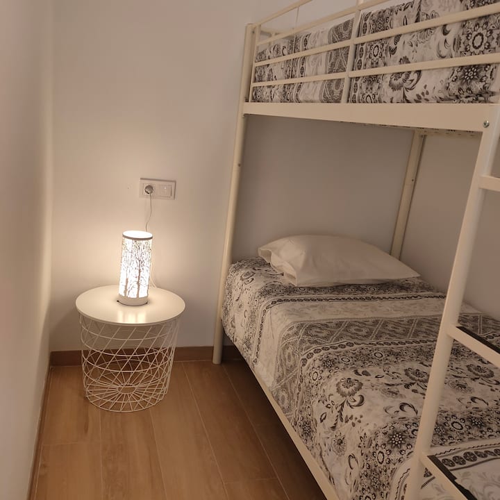 ოთახს არ აქვს გარე ფანჯარა