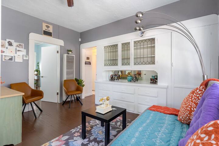 Best location Craftsman Home!3 parkings,walkable! gallery image 5