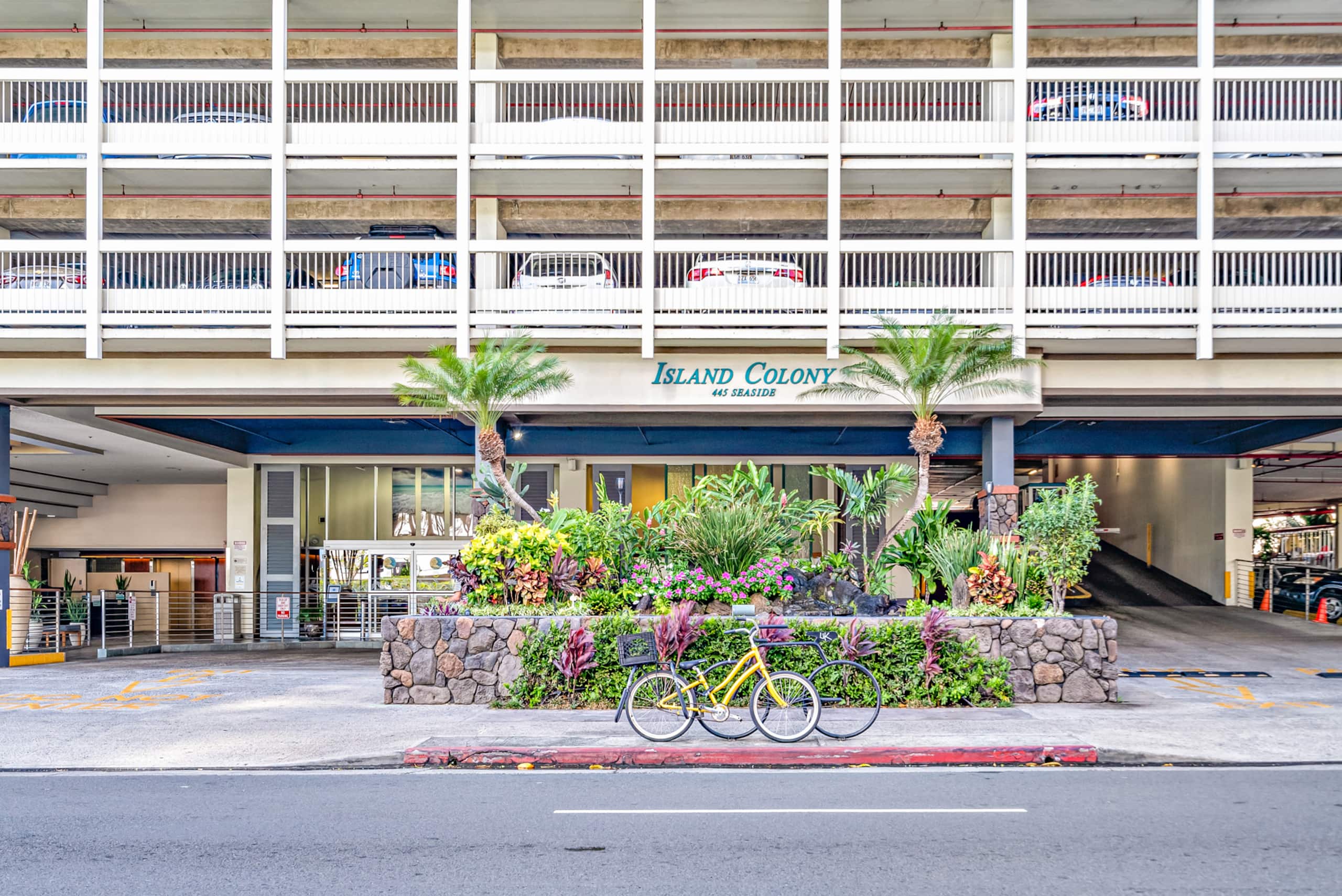 Condo in Honolulu · ★4.78 · 1 bedroom · 3 beds · 1 shared bath - Image 16