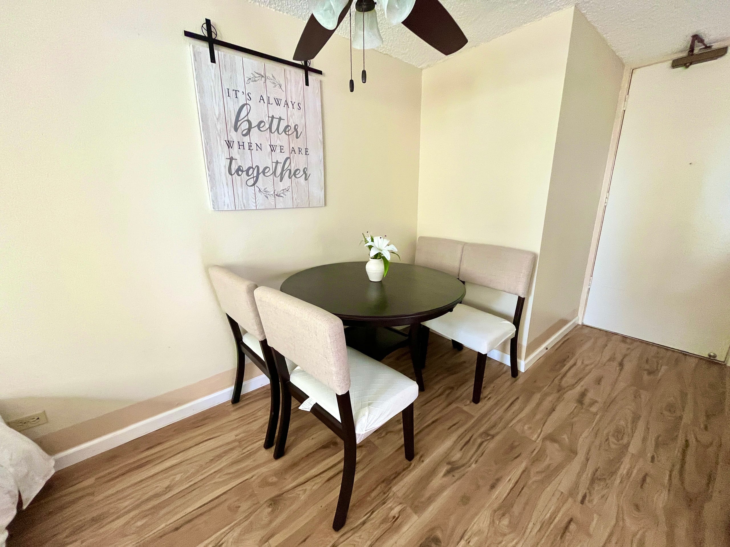 Condo in Honolulu · ★4.78 · 1 bedroom · 3 beds · 1 shared bath - Image 7