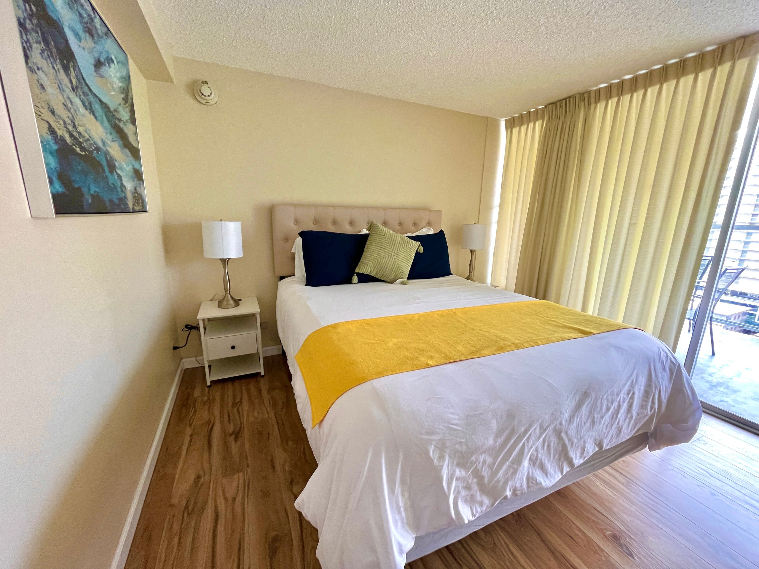 Condo in Honolulu · ★4.78 · 1 bedroom · 3 beds · 1 shared bath - Image 11