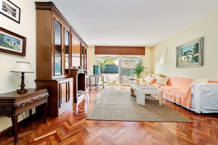 Chalet con jardín IFEMA/Aeropuerto 14 personas.