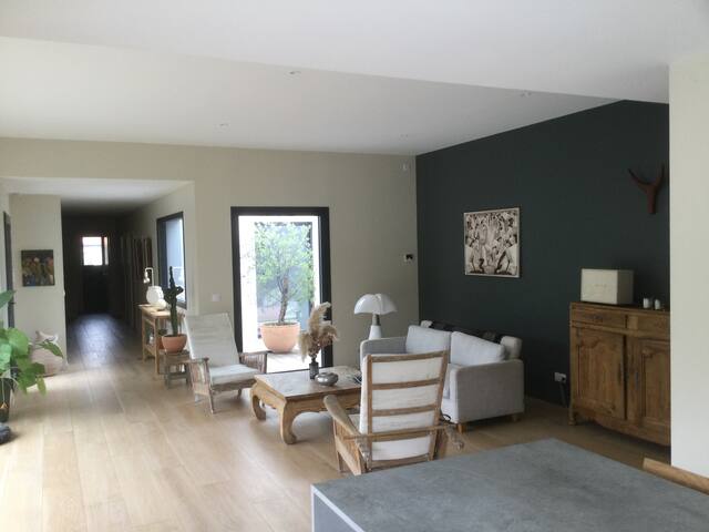 Maison d architecte avec piscine privee gallery image 3