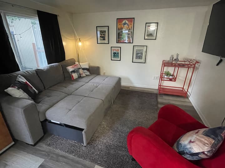 Private Duplex Near Airport And Downtown - Anchorage, AK