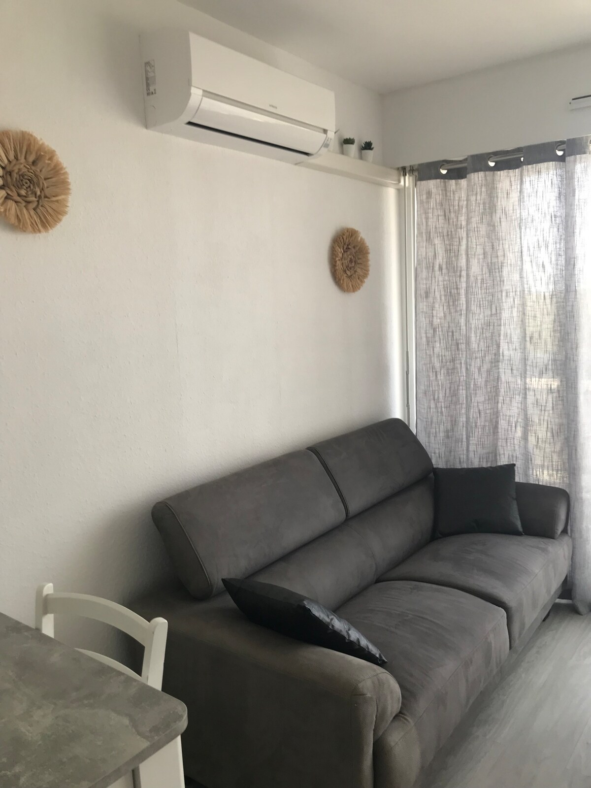 Top Airbnb: Cabin studio with unobstructed view 150 m from the beach. a Le Grau Du Roi