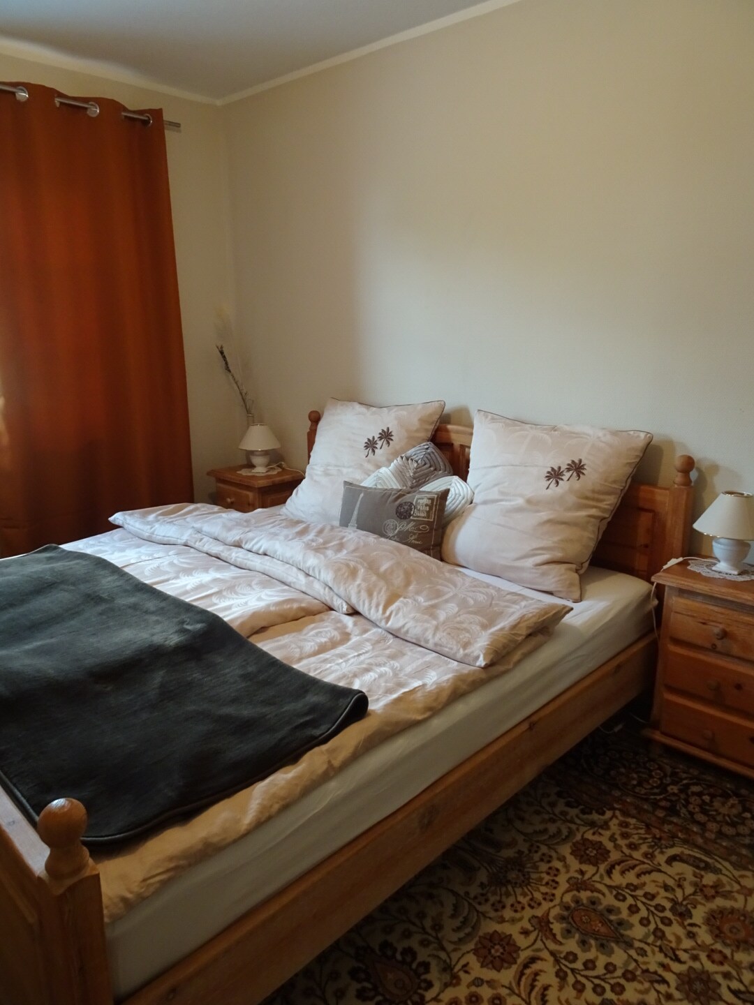 ห้องนอน 3
"โลก"