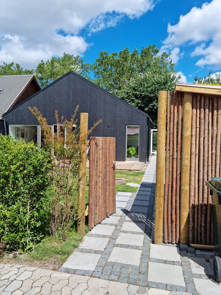 Hyggeligt Hus Med Gratis Parkering Og Trambolin - Copenhagen